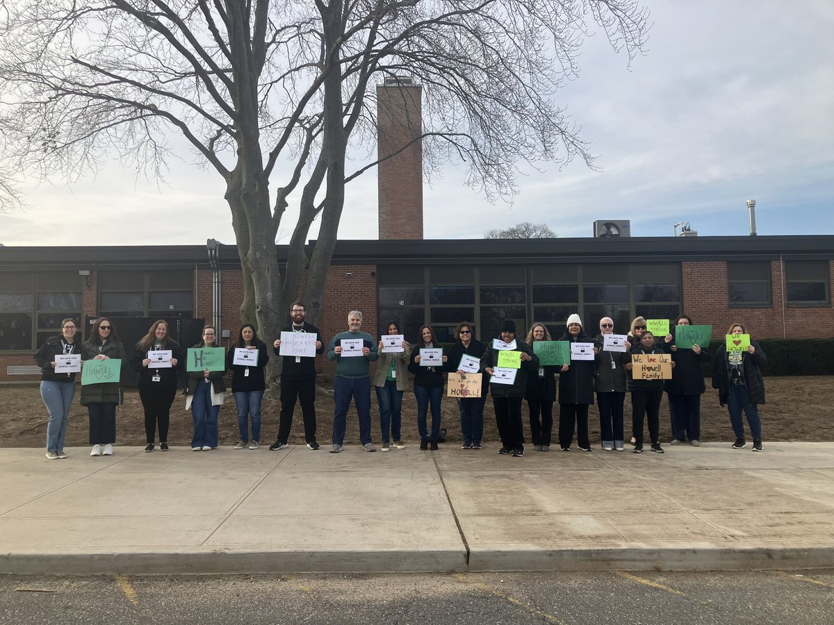 Feel good Friday! We love our H💚well family! #happeningathowell 🦉💚🚌