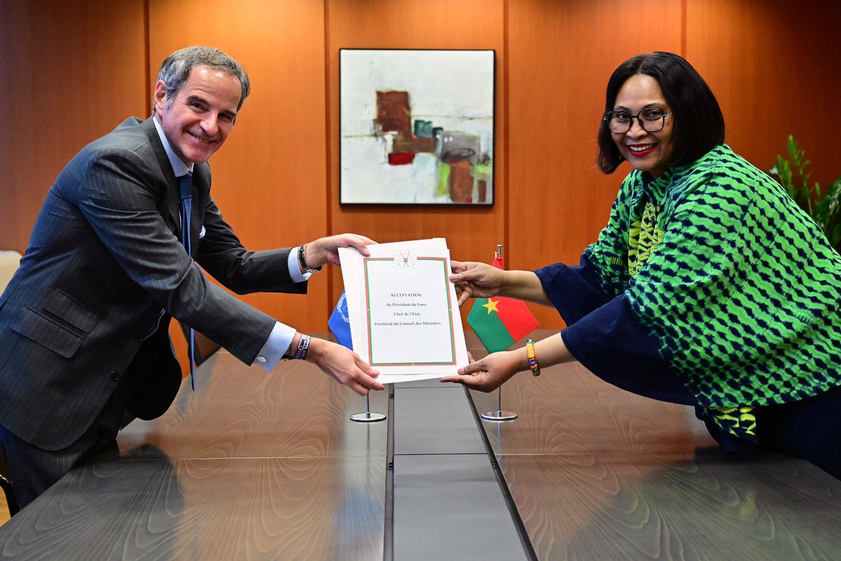 Une étape importante : Le Burkina Faso 🇧🇫 est devenu la 100e partie à l'Accord sur les privilèges et immunités de l'@IAEAorg – une avancée majeure qui permet à l'AIEA d'accomplir efficacement et en toute indépendance son travail au sein des États membres.