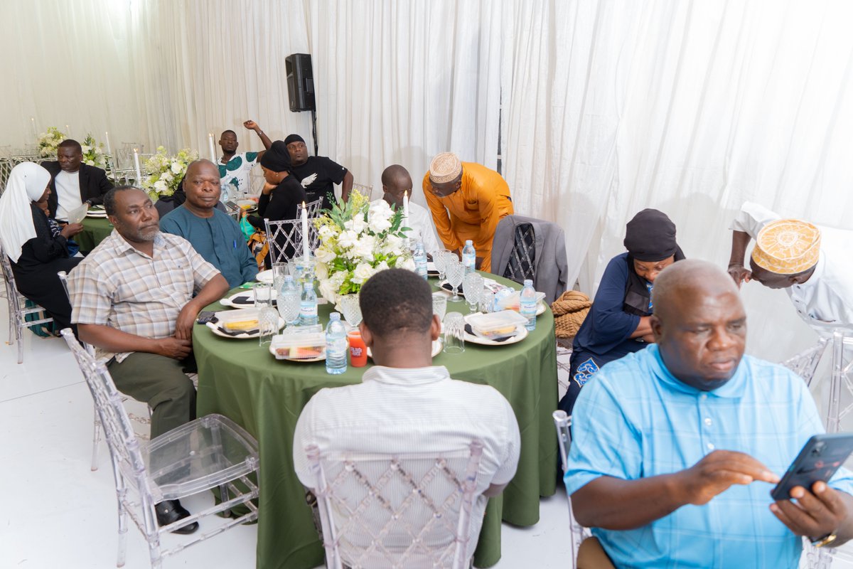 ProfBadruDK's tweet photo. Ramadan is a blessed time for community, reflection, and gratitude, and sharing meals (Iftar) with others is a beautiful Sunnah. May your Ramadan be filled with barakah, forgiveness, and spiritual growth. #Ramadan2025 https://t.co/6mQt3mtpTx