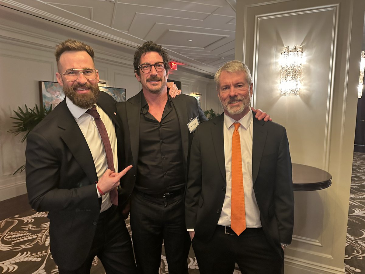 Last minute 1:1 with <a href="/saylor/">Michael Saylor</a> to finish a strong day. We discussed White House Crypto Summit, the evolution of gov affairs, and the overarching entrepreneurial journey. I was very much impressed with Saylor’s down to earth and approachable self. $mstr $dag <a href="/altifbrown/">Altif Brown</a>