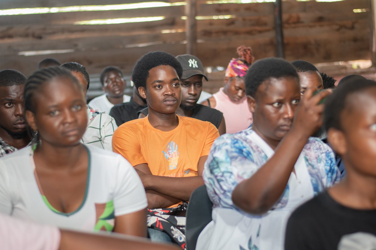 ManicaYouth's tweet photo. Today we conducted a community voice forum on urban resilience and food security in Ward 7 Dangamvura under the #UrbanFutures Project . The aim was to #empower young individuals to develop and disseminate narratives that emphasize sustainable and #healthyConsumption Practices https://t.co/snjldoAfI9