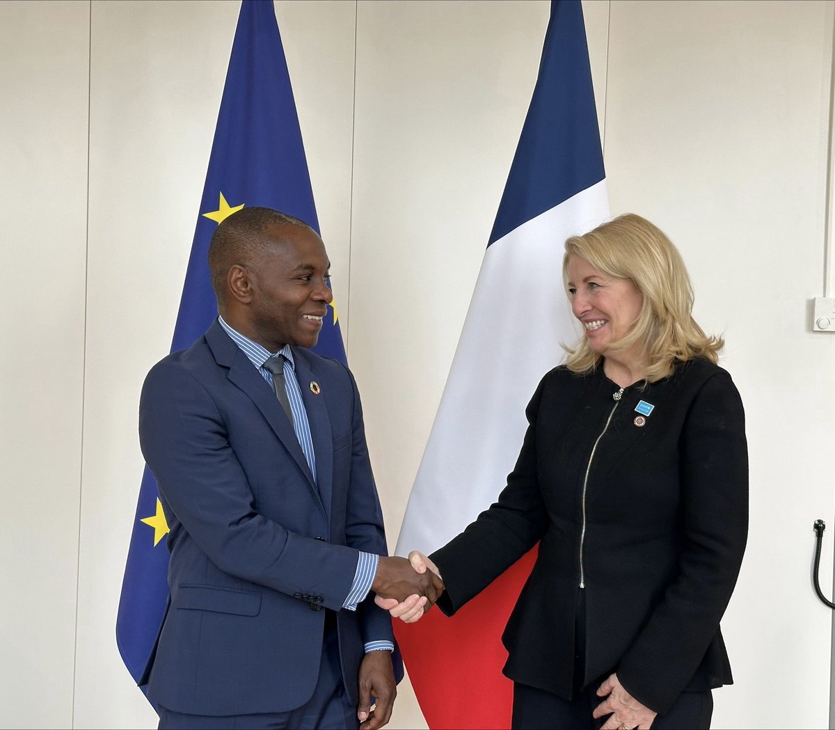 Catherine Russell (@unicefchief) on Twitter photo Delighted to meet with Minister <a href="/TMohamedSoilihi/">Thani Mohamed-Soilihi</a> during the Nutrition for Growth Summit in Paris and discuss our shared commitment to children and the urgency in addressing malnutrition.
UNICEF appreciates the strong partnership with France.
#N4GParis Delighted to meet with Minister <a href="/TMohamedSoilihi/">Thani Mohamed-Soilihi</a> during the Nutrition for Growth Summit in Paris and discuss our shared commitment to children and the urgency in addressing malnutrition.
UNICEF appreciates the strong partnership with France.
#N4GParis