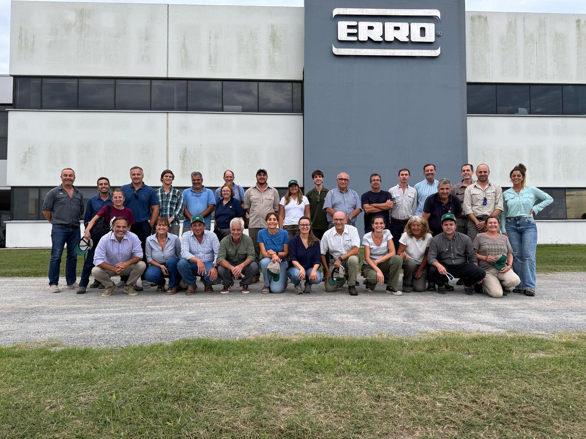 Barraca Erro (@barracaerro) on Twitter photo En la Gira Pro Soja 2025, recibimos en nuestro Campo Exp. y luego en Off, a un nutrido grupo de Fitomejoradores, Investigadores y referentes del cultivo, con el cual generamos un valioso intercambio y al modelo de negocio en Uy.
<a href="/PROSOJA_ARG/">PROSOJA 🌱🇦🇷</a>
<a href="/URUPOV_UY/">URUPOV</a>
<a href="/DONMARIOoficial/">DONMARIO Semillas</a> En la Gira Pro Soja 2025, recibimos en nuestro Campo Exp. y luego en Off, a un nutrido grupo de Fitomejoradores, Investigadores y referentes del cultivo, con el cual generamos un valioso intercambio y al modelo de negocio en Uy.
<a href="/PROSOJA_ARG/">PROSOJA 🌱🇦🇷</a>
<a href="/URUPOV_UY/">URUPOV</a>
<a href="/DONMARIOoficial/">DONMARIO Semillas</a>