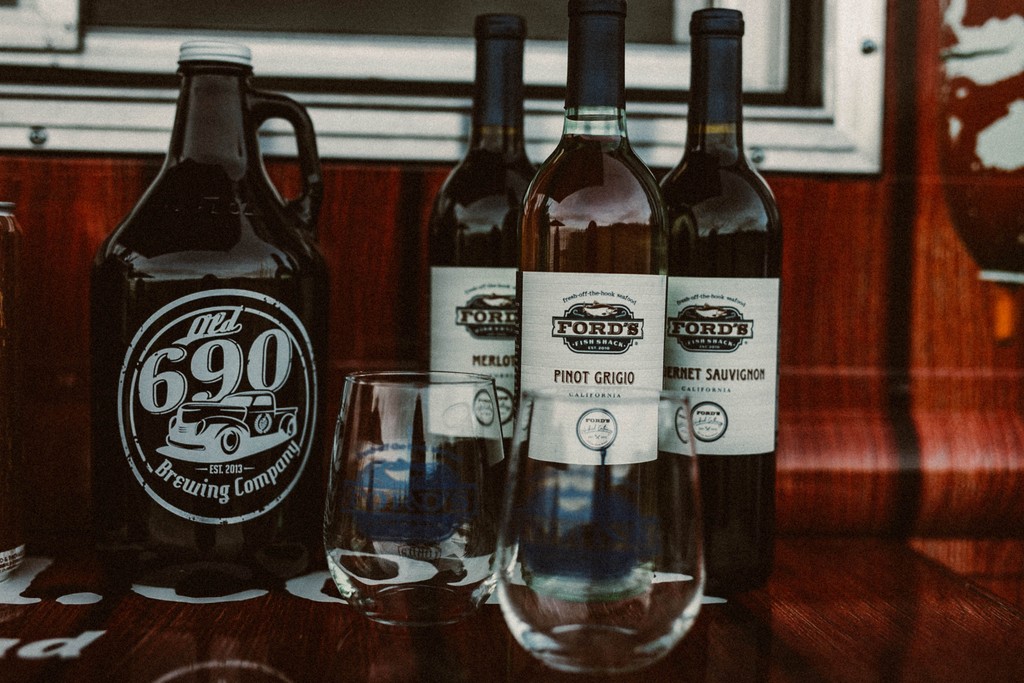 Your wedding day deserves to be unforgettable - and food trucks make that happen! 💍🚚

To see our menu, please visit: bit.ly/4hj3Nnb

📧 ana@fordsfishshack.com to book @fordsOTR for your next event!