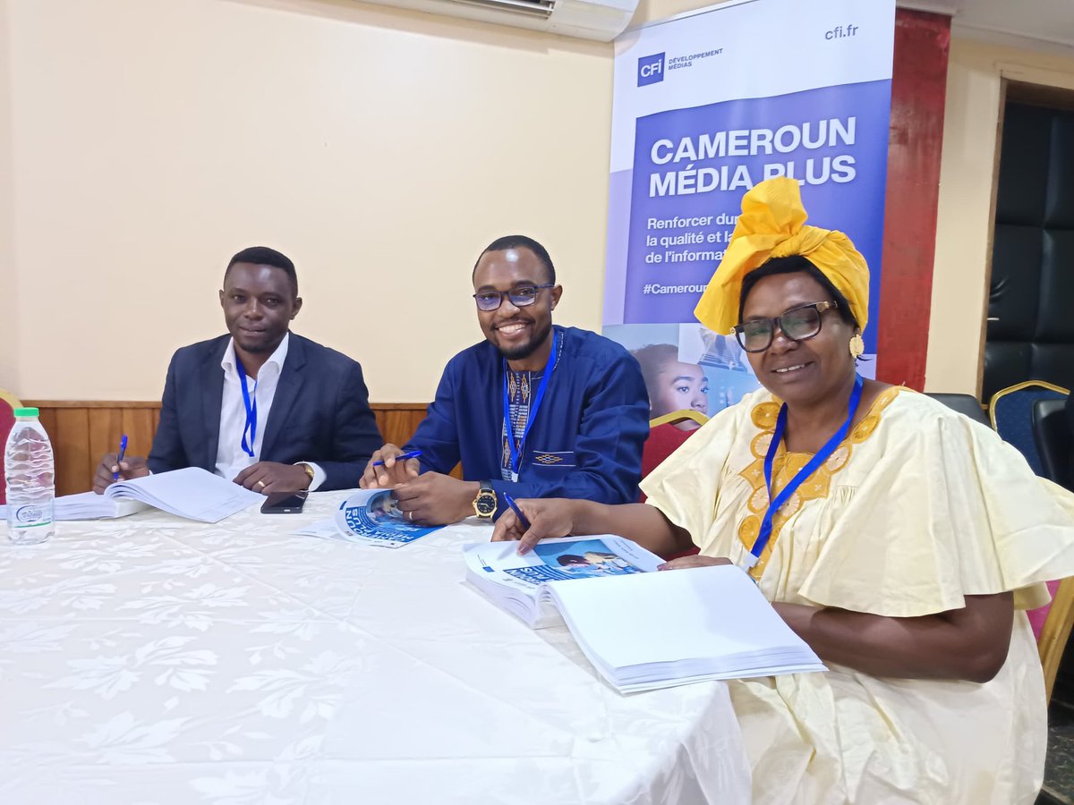 Eduk-Média 🇨🇲 (@edukmedia) on Twitter photo 🚀#CamerounMediaPlus est lancé
Jour 1 de l'atelier de validation technique du Manuel d'EMI pour les enseignants.
De nombreux experts mobilisés pour apporter de la substance à ce tout premier outil EMI pour enseignants au Cameroun
<a href="/CFImedias/">CFImedias</a> <a href="/IFJGlobal/">IFJ</a>
Financé par <a href="/UEauCameroun/">L'UE au Cameroun et pour la Guinée équatoriale</a> 🚀#CamerounMediaPlus est lancé
Jour 1 de l'atelier de validation technique du Manuel d'EMI pour les enseignants.
De nombreux experts mobilisés pour apporter de la substance à ce tout premier outil EMI pour enseignants au Cameroun
<a href="/CFImedias/">CFImedias</a> <a href="/IFJGlobal/">IFJ</a>
Financé par <a href="/UEauCameroun/">L'UE au Cameroun et pour la Guinée équatoriale</a>