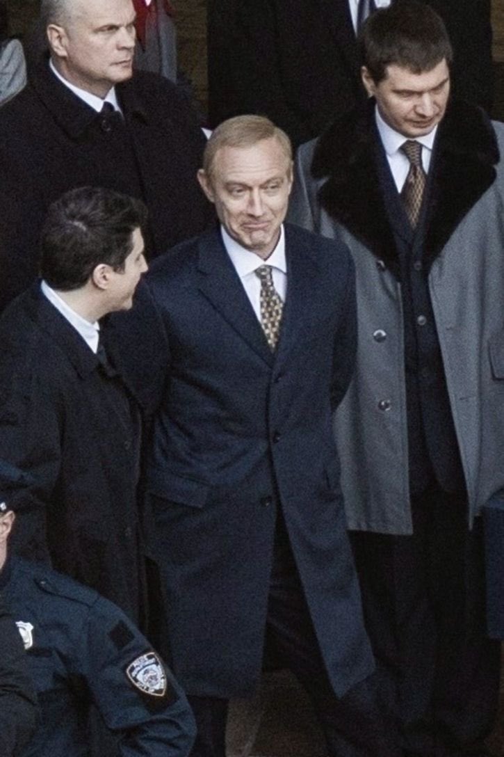 Jude Law'ın Vladimir Putin'i canlandırdığı filmin setinden fotoğraflar
Jude Law, Rusya Devlet Başkanı Vladimir Putin'i canlandırdığı 'Kremlin Büyücüsü' filminin setinde görüntülendi.