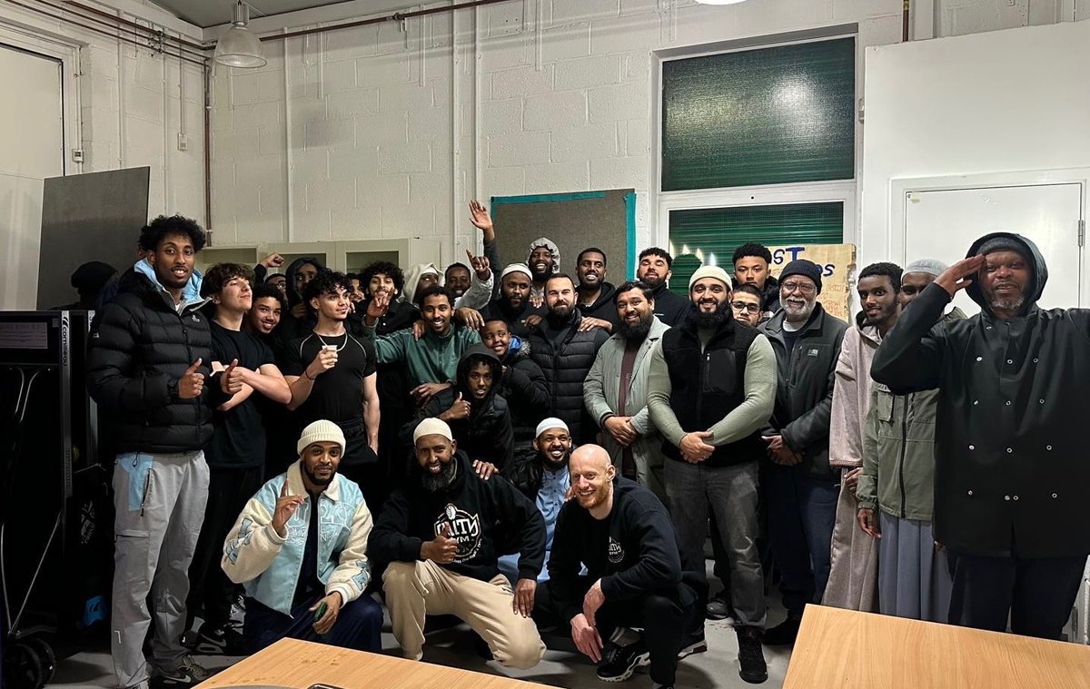 UnityGymProject's tweet image. Another busy Iftar in our #TeamUnity youth space. An opportunity for joy, generosity & replenishment. Thanks @CentralSheff, Yusuf & everybody involved for the support. #YouthWork #Community #Sheffield