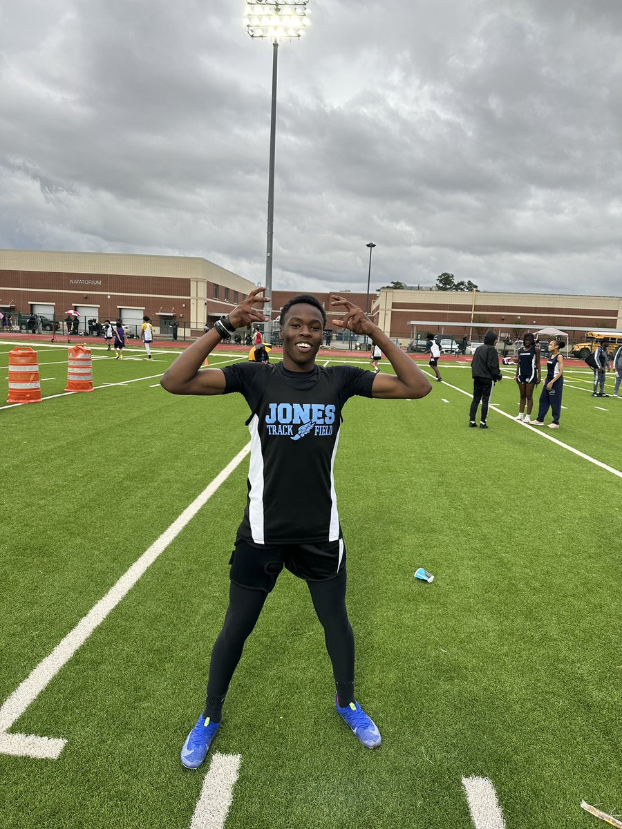 WeAreJones's tweet image. Best 8th grade boys 4x1, & 4x2 in Houston! In our humble opinion!!!
🥇🥇🏆🏆🔥🔥🔥🔥🔥🔥Sergeo, Dillion, Bra’Shaun, Tremaine, Chasson, & Aiden! @Coach_Harmon @DeanColbert5 @AldineISD @NimitzFootball2 @vypehouston