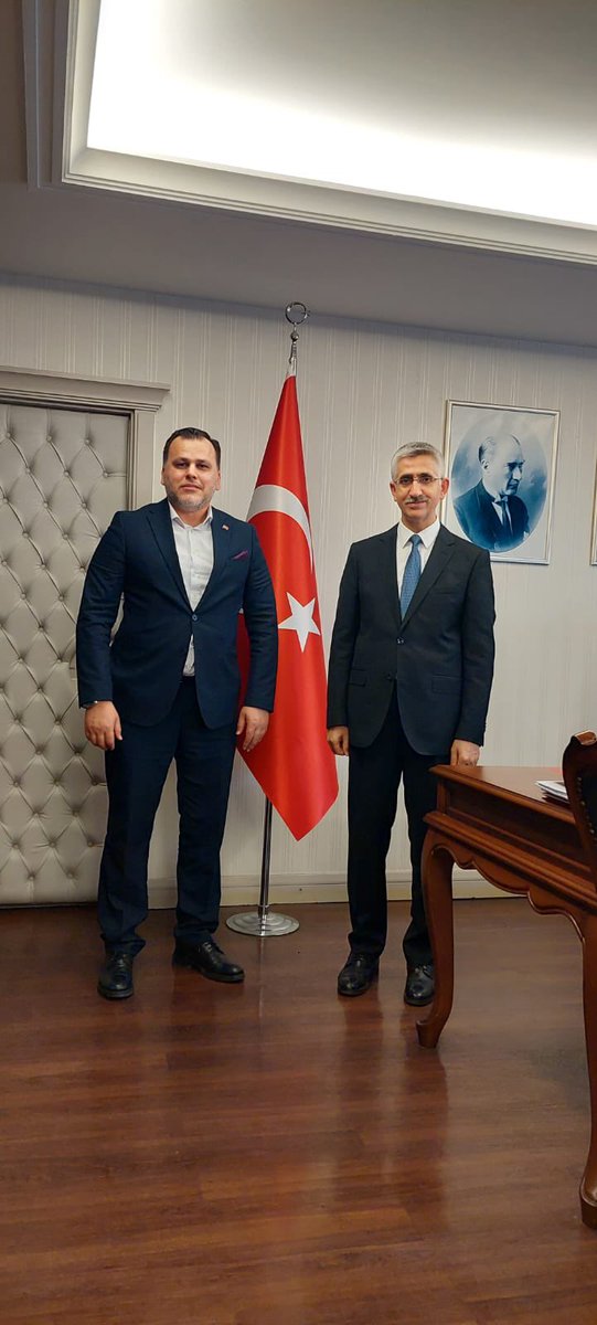 Serkan Yıldırımtaş 🇹🇷 (@serkann76) on Twitter photo 🇹🇷 Milli Eğitim Bakan Yardımcımız
Sn. Nazif Yılmaz’ı Makamında ziyaret ettik. Milli Eğitim Bakanlığımızın yaptığı çalışmalar hakkında bilgi alma imkanı bulduk. Nazik ev sahipliği ve Misafirperverliği için Sayın Bakan’ımıza çok teşekkür ederim. 🇹🇷
<a href="/RTErdogan/">Recep Tayyip Erdoğan</a> <a href="/yilmaznazif/">Nazif Yılmaz</a> 🇹🇷 Milli Eğitim Bakan Yardımcımız
Sn. Nazif Yılmaz’ı Makamında ziyaret ettik. Milli Eğitim Bakanlığımızın yaptığı çalışmalar hakkında bilgi alma imkanı bulduk. Nazik ev sahipliği ve Misafirperverliği için Sayın Bakan’ımıza çok teşekkür ederim. 🇹🇷
<a href="/RTErdogan/">Recep Tayyip Erdoğan</a> <a href="/yilmaznazif/">Nazif Yılmaz</a>