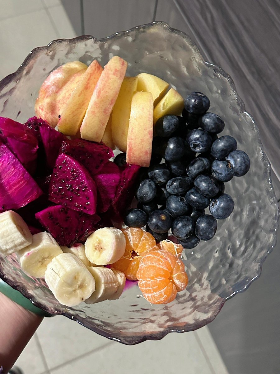 부드러운 밤의 불빛은 내 마음의 평화를 비춘다.💡