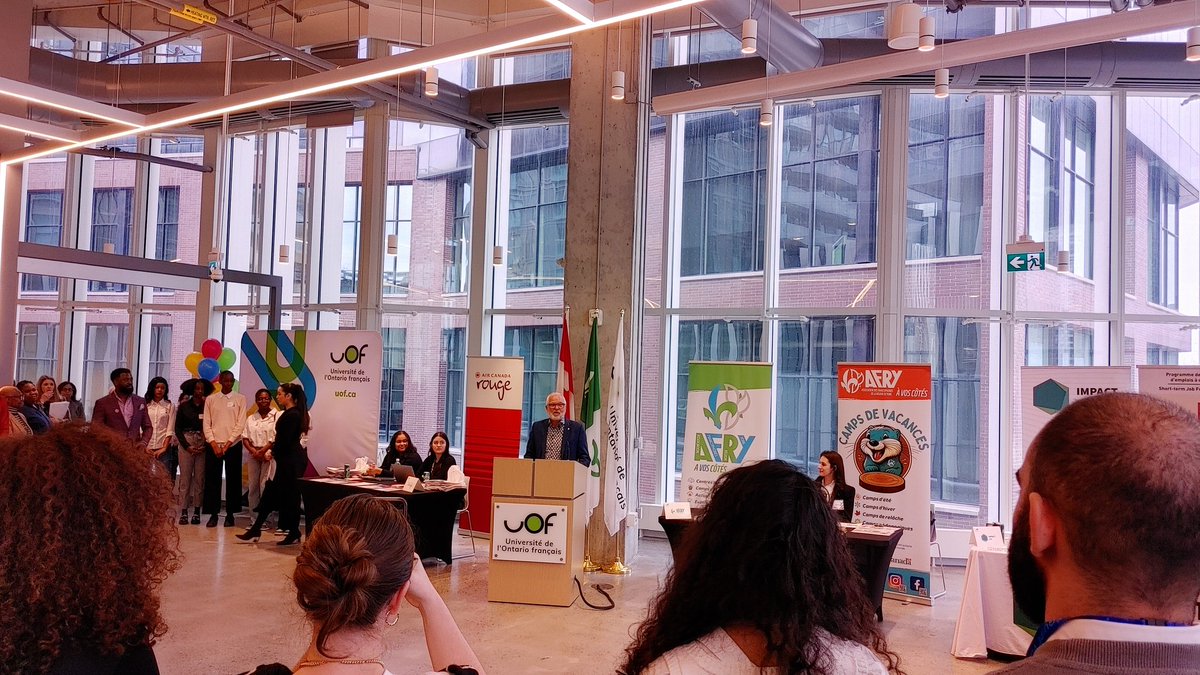 Événement mémorable à <a href="/universiteON/">Université de l’Ontario français</a> : La première foire de l'emploi pour les étudiant.e.s de l'université! Nous sommes choyés d'être présents pour partager diverses opportunités à la relève de demain 🥳