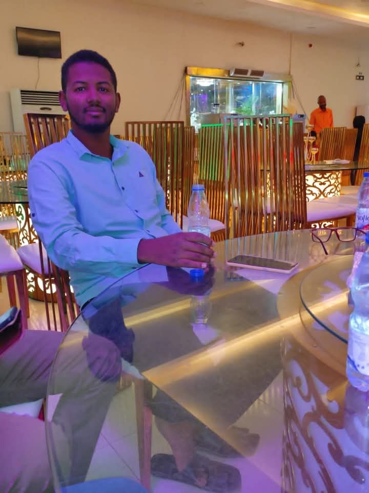 الحمدلله على ما أراد الله
إنا لله وإنا إليه راجعون
بدري يا محمد بدري شديد
شهيد يا محمد شهيد😭💔
محمد إستشهد داخل معتقلات الدعم السريع و عانى من الجوع والعطش والأمراض و عدم وجود العلاج لحد م ربنا أخد أمانته
حسبنا الله ونعم الوكيل
#إنتهاكات_الدعم_السريع