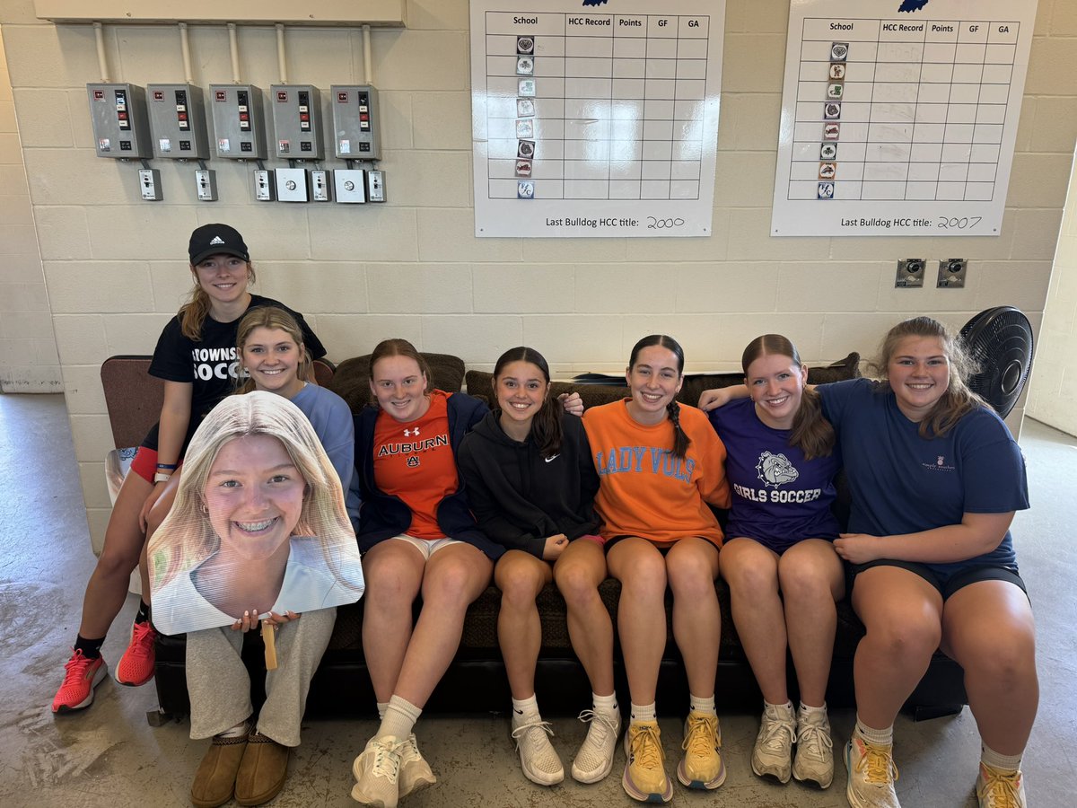 BIG Thank you to the Locker room clean up crew today !!!! #EarnedNotGiven #BulldogTough #BulldogFamily