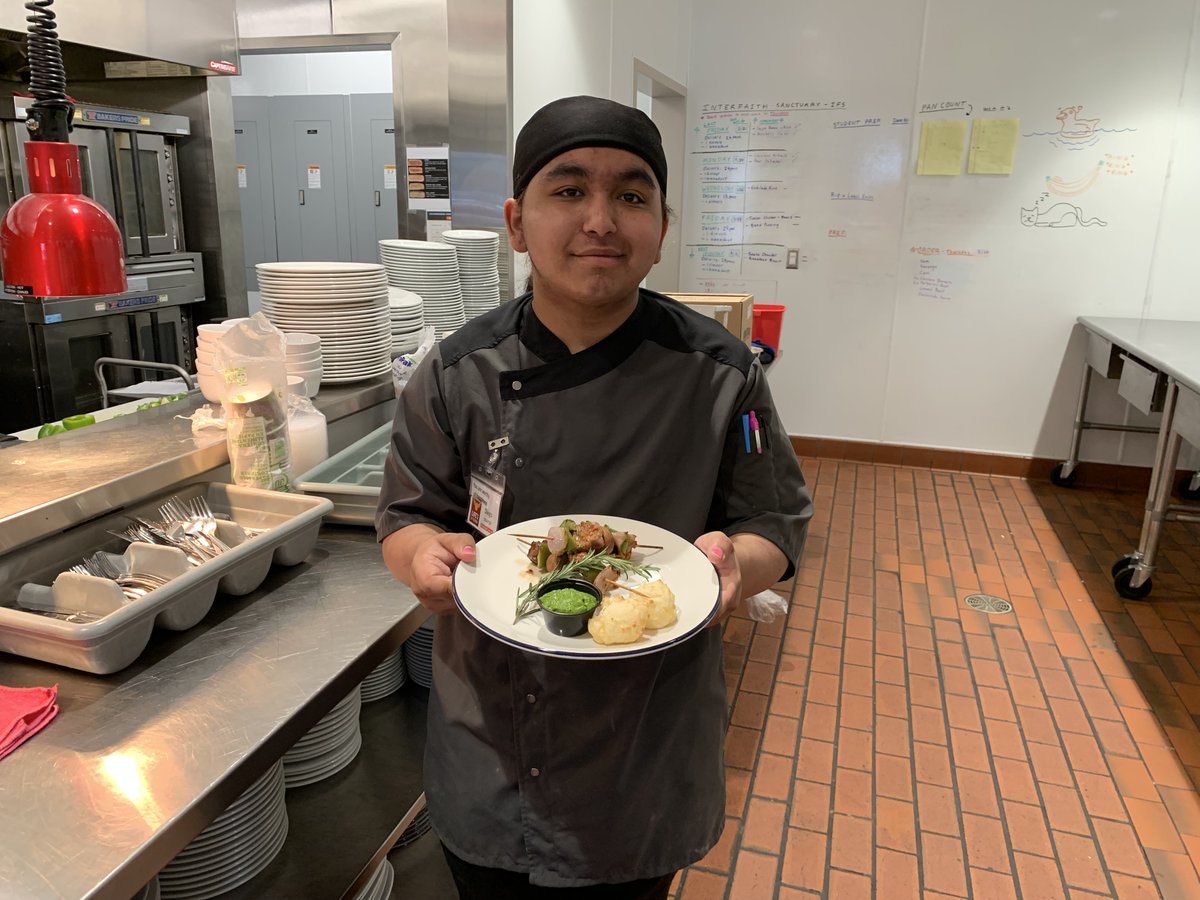 All trainees prepare a #signaturedish as they near graduation from our program.
Trevor created Pasta Carbonara with creamy egg sauce and pork jowls! 
Diego created Beef and Vegetable Kebobs with chimichurri sauce!
#lifeskitchen #servingsecondchances lifeskitchen.org/training-progr…