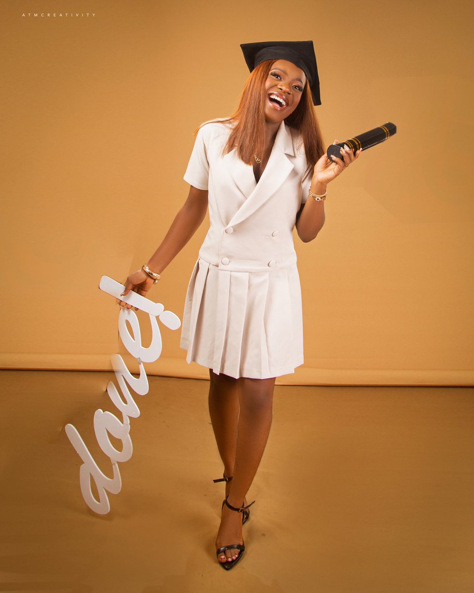 thefunmi__'s tweet photo. Gracious God!
A graduate 🧑‍🎓 
BSC Tourism❤️ https://t.co/vE4lDUuCBy