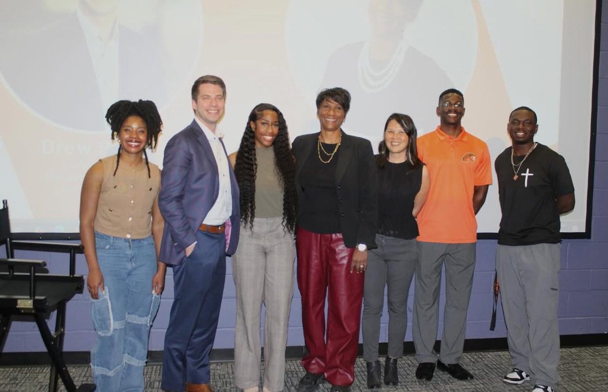 smprFlorida's tweet photo. Our very own President + Partner Heidi Otway joined fellow PR pro Drew Piers at the “Preparing for the Workforce” panel during #PRWeek, hosted by FAMU PRSSA at the FAMU SJGC. They shared career insights &amp; hiring trends to help students gear up for the job market! 💼 https://t.co/iDiCQsNlEt