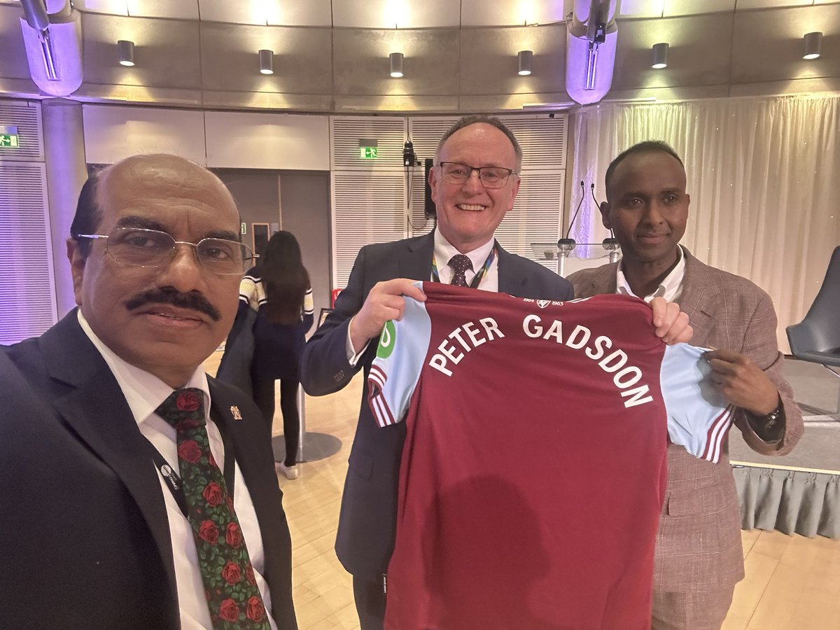 Parvez Ahmed (@parvezahmed80) on Twitter photo Nice to join the farewell to Peter Gadsdon after his many years of service to Brent Council and local residents - best of luck to all that comes next <a href="/MAsgharButt/">Cllr Muhammed Butt</a> <a href="/KrupeshHirani/">Krupesh Hirani AM for Brent and Harrow</a> <a href="/kkrupas/">Cllr Krupa Sheth</a> <a href="/ShamaTatler/">Shama Tatler</a> <a href="/lizdixon_brent/">Cllr Liz Dixon</a> <a href="/ajmal_akram/">Cllr Ajmal Akram</a> <a href="/HarbiFarahh/">Cllr Harbi Farah</a> Nice to join the farewell to Peter Gadsdon after his many years of service to Brent Council and local residents - best of luck to all that comes next <a href="/MAsgharButt/">Cllr Muhammed Butt</a> <a href="/KrupeshHirani/">Krupesh Hirani AM for Brent and Harrow</a> <a href="/kkrupas/">Cllr Krupa Sheth</a> <a href="/ShamaTatler/">Shama Tatler</a> <a href="/lizdixon_brent/">Cllr Liz Dixon</a> <a href="/ajmal_akram/">Cllr Ajmal Akram</a> <a href="/HarbiFarahh/">Cllr Harbi Farah</a>