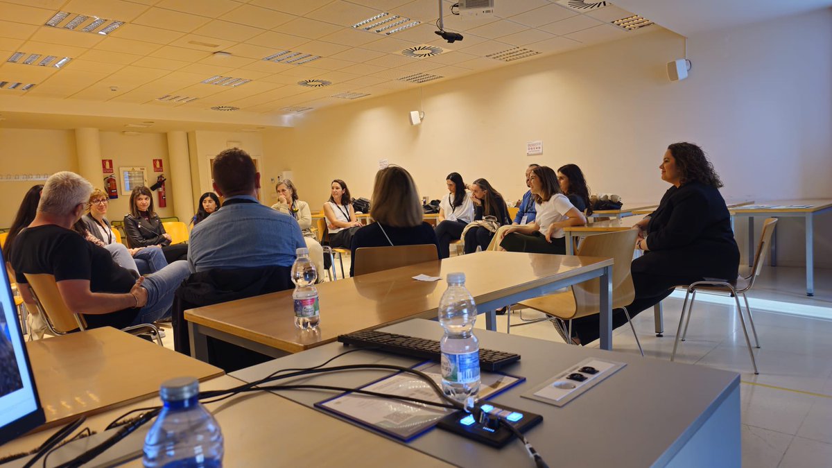 TALLER: MEJORANDO LA PRÁCTICA DEL DEBRIEFING
Muy interesante para entender bien la técnica y nos invita a seguir los pasos conocidos por todos pero sin sentirse encorsetado en el método. Invita a "salirse" de lo convencional si se considera necesario. #sessep25 <a href="/UManresa/">UManresa</a>