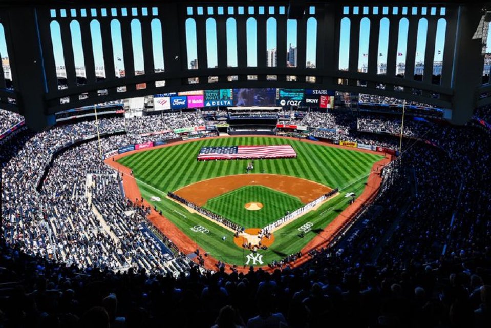 ¿Alguien puede mencionar un mejor lugar que un estadio de béisbol? ⚾️

#VamoAhí