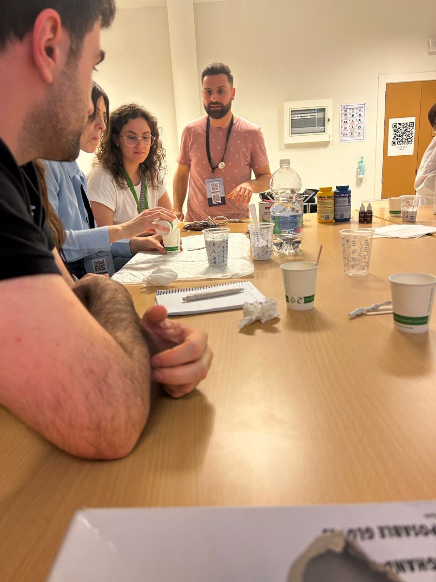 Taller: Simulart attack: introducción a los materiales y las técnicas para crear tus modelos anatómicos: un taller donde explorar la creatividad de sus participantes, donde aprenderán a hacer modelos anatómicos a través de recursos sencillos y accesibles #sessep25 <a href="/SimulacioVH/">Vall d'Hebron Centre de Simulació Clínica Avançada</a>