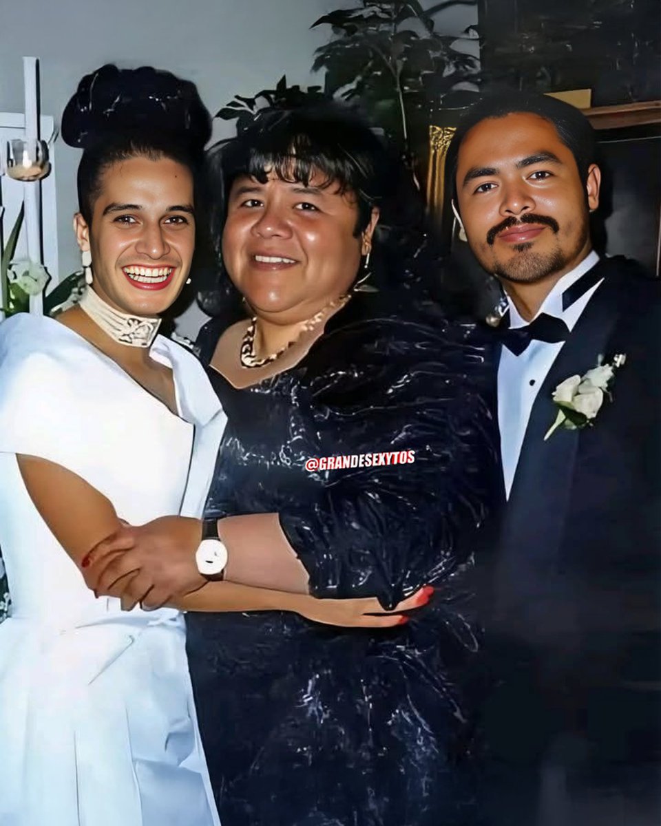 Hay un multiverso donde todo se arregló de manera pacífica entre <a href="/adrianm10/">adrián marcelo</a> <a href="/cojofeliz/">El Cojo Feliz</a> y <a href="/TeAmoTioRober/">TÍO ROBER</a> 

Aunque ya sabemos quién se terminó cogiendo a quien...