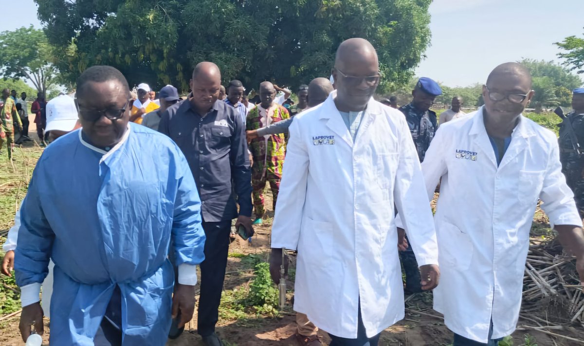 gouvbenin's tweet image. #Wasexo | #SanteAnimale | #ElevageBenin |

Santé animale : La première édition de la campagne de vaccination contre la fièvre aphteuse et la dermatose nodulaire contagieuse bovine lancée

🌐 Retrouvez l'article intégral sur le site du Gouvernement =&amp;gt; gouv.bj/article/3036/