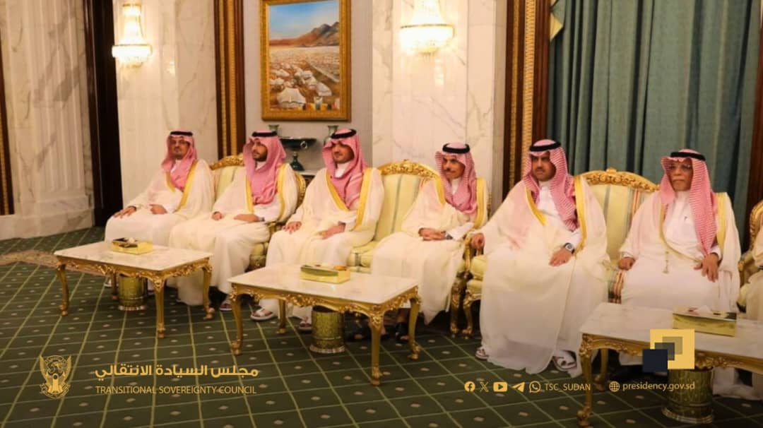 ⭕️ رئيس مجلس السيادة الانتقالي يصل المملكة العربية السعودية ويجري مباحثات مع ولي العهد السعودي

مكة المكرمة :  ٢٨-٣-٢٠٢٥م