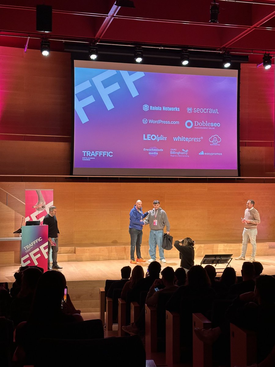 🎁 ¡Felicidades al ganador por llevarse el premio individual del #TRAFFFICGAME! 👏

¡Esperamos que disfrutes tu premio cortesía de <a href="/BigSafeboxData/">BSBData</a> ! 🔥 #Networking #TRAFFFIC25