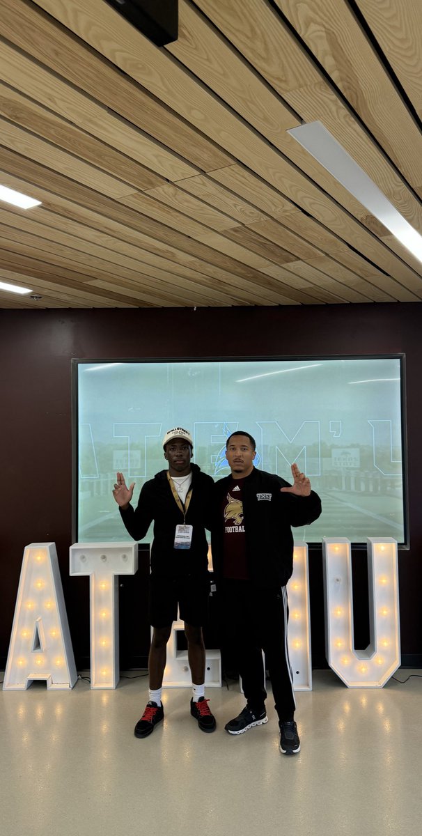Had a great time <a href="/TXSTATEFOOTBALL/">Texas State Football</a> today! Thank you for having me <a href="/_CoachGregg/">Matthew Gregg</a> !
<a href="/coachwoodward/">Zach Woodward</a> <a href="/mRcoAchMoss86/">Coach Moss</a> @BNHSFOOTBALL09 <a href="/coachcilumba/">Wallstreet Athletes /WSA BIGS /Wall Street 7v7</a>