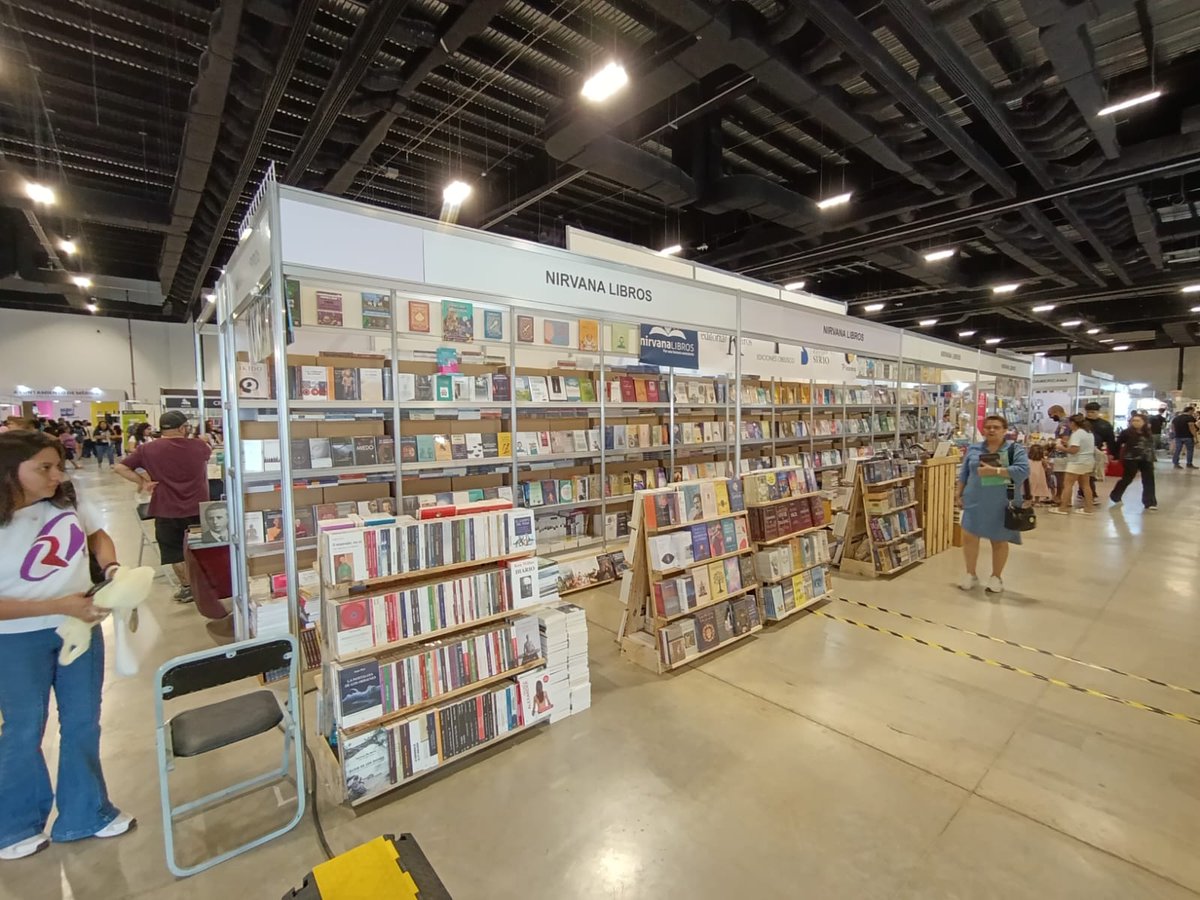 NirvanaLibros's tweet image. 📚✨ ¡Últimos días de la FILEY! 📖🎉

Aprovecha los últimos días de @la_filey y encuentra tu próxima lectura.
📍 Visítanos en el Stand 27 de Nirvana Libros ¡No dejes pasar esta oportunidad!

📅 Hasta el 30 de marzo. ¡Nos vemos en la feria! 💙📚

#FILEY2025 #LibrosParaTodos