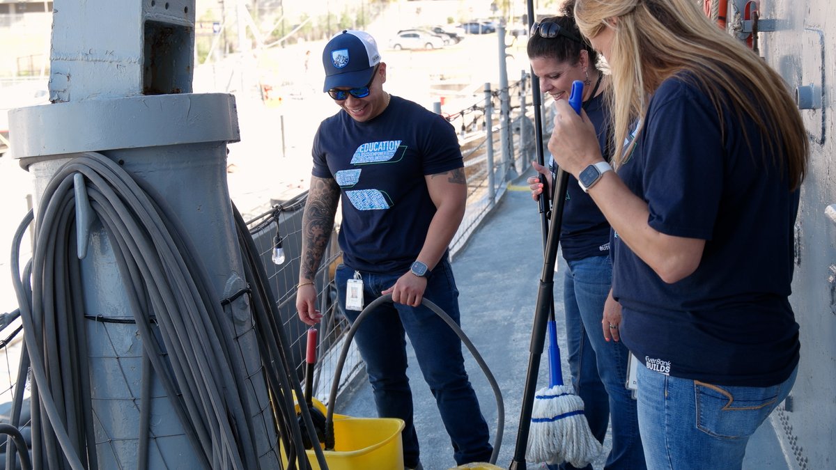OurCorps, EverBank’s business resource group dedicated to supporting active military and veterans, recently volunteered aboard the USS Orleck. The group helped clean and restore the historic naval ship. 

Thank you OurCorps for making an impact in the Jax community!

*Member FDIC
