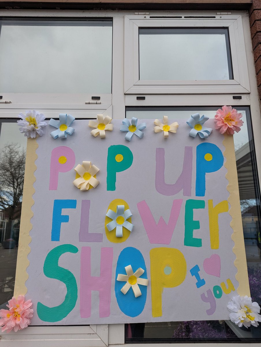 A few photos of today's 🌸Pop up Flower Shop🌼 Thank you to everyone who supported #friendsoflliswerry.
