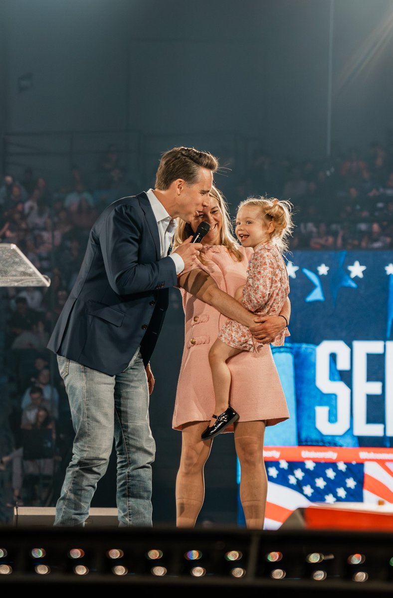 HawleyMO's tweet photo. Such an honor to speak at ⁦@LibertyU⁩ Convocation today - on the special call God has on this generation for REVIVAL https://t.co/QCzjlMLl0t