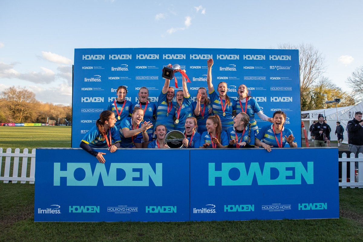 The champions of the U18 Cup…. <a href="/Symonds_College/">Peter Symonds College</a> 🏆🥳

#rpns7s