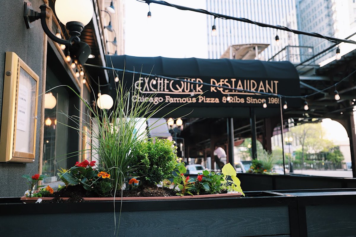 scms_tv's tweet image. The TV SIG is excited to invite you to attend our social hour at @SCMStudies annual conference in Chicago! Join us at The Exchequer on Friday April 4th from 5:00-7:00pm. Look for the &quot;On Air&quot; sign to find us! #scms #scms25 #scms2025 #scmstv #tvstudies