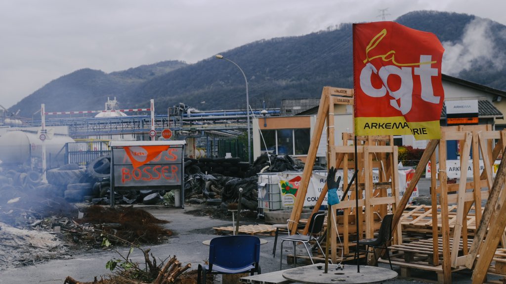 Benjam1Lucas's tweet image. En Isère pour soutenir les élus et les salariés et préparer l’étude par ma commission d’enquête des cas de Vencorex et Arkema. 

Nous nous battons pour notre industrie, pour notre souveraineté, pour l’emploi. L’État ne peut demeurer démissionnaire sur ces sujets majeurs !