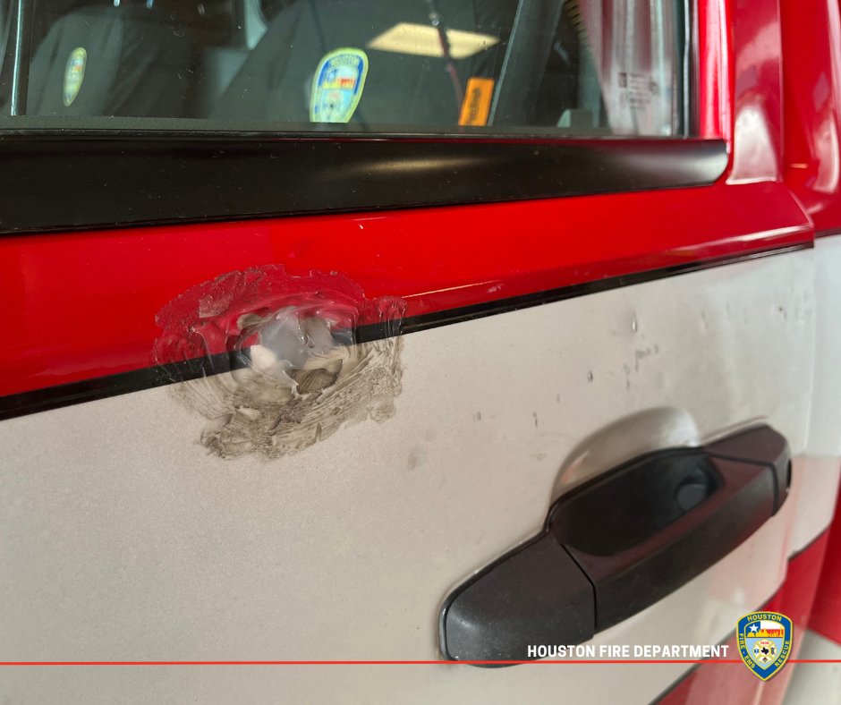 HoustonFire's tweet photo. 453,041

That's how many miles old ambulance 40 had on it. 453,041 miles. And a bullet hole in the driver's side door (pictured below).

Ambulance 40 along with ambulance 19 and ambulance 64 were replaced with new units today, all featuring a @HarrisonHydra generator. 

🚑🚑🚑 https://t.co/49i60VMWC6