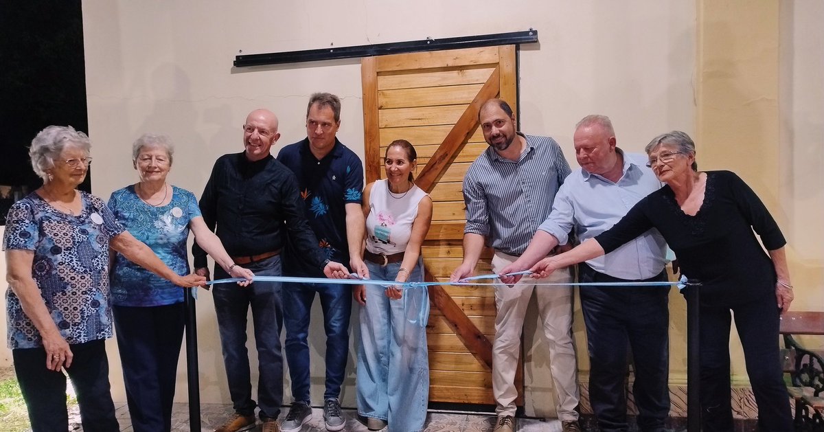 ComunadeRamona's tweet photo. Inauguramos una nueva sala en el Complejo Museológico 🙌🏻
🔸Se trata de un espacio donde se venden productos típicos locales y regionales!
Además, contamos con la presencia de la Secretaria de Turismo de la Provincia que vino a acompañarnos, un éxito total!💯 https://t.co/1dCN0afxEc