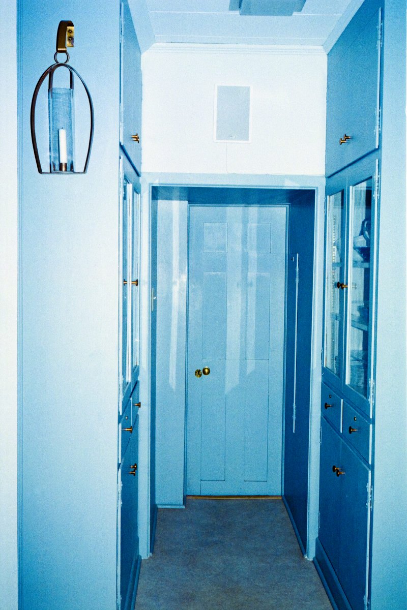 funk of delic (@wormsimpson) on Twitter photo "A tall man in Manhattan with an eye patch on and sunglasses over the eye patch is nonetheless obviously looking at you."
Summer Camera Diary (color 35mm photography by me, from last summer) continues on <a href="/The_Stopgap/">The Stopgap</a>
Words by <a href="/Jo_Livingstone/">jo livingstone</a>
thestopgap.net/camera-diary-m… "A tall man in Manhattan with an eye patch on and sunglasses over the eye patch is nonetheless obviously looking at you."
Summer Camera Diary (color 35mm photography by me, from last summer) continues on <a href="/The_Stopgap/">The Stopgap</a>
Words by <a href="/Jo_Livingstone/">jo livingstone</a>
thestopgap.net/camera-diary-m…