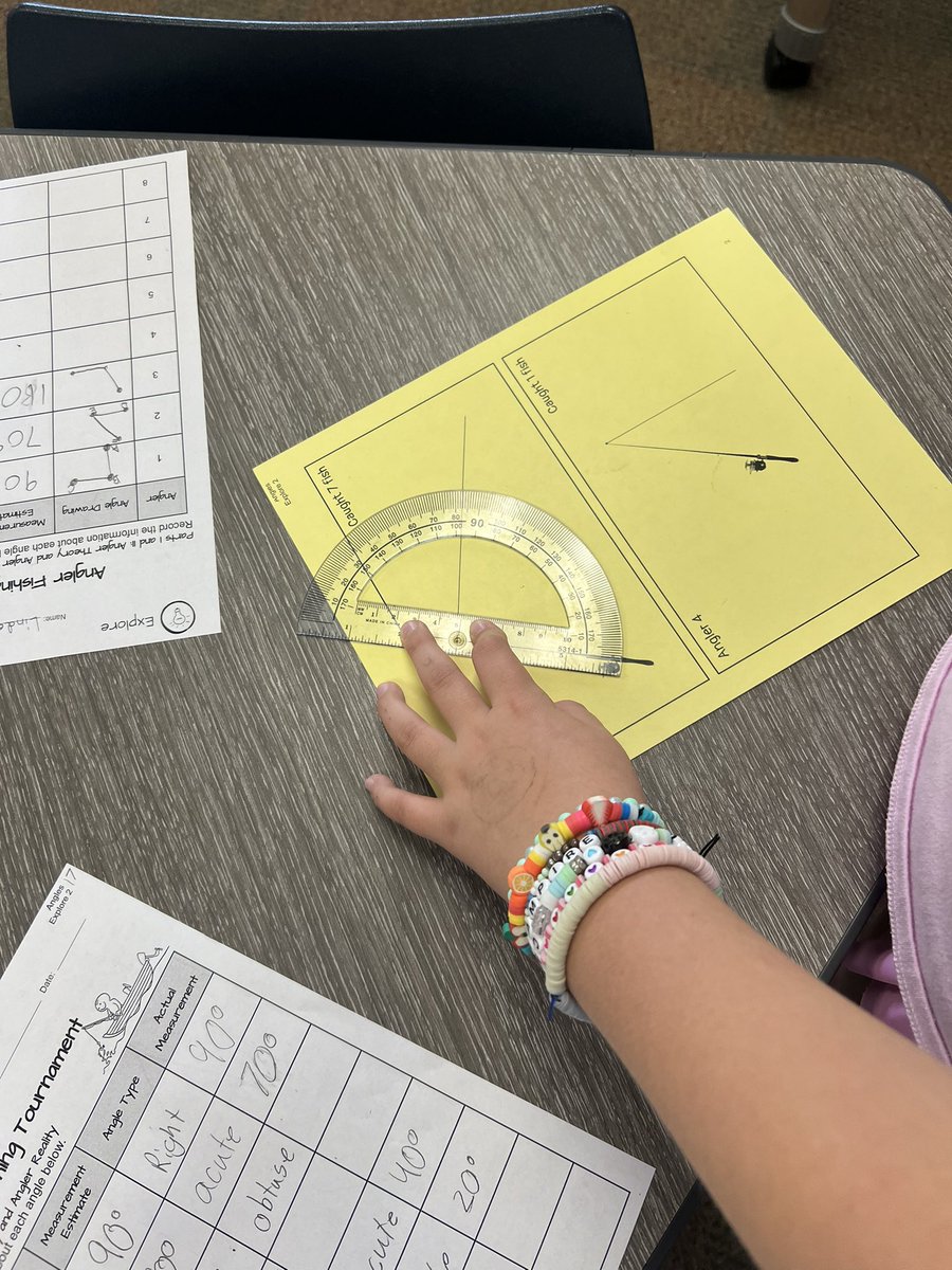 Our 4th grade @HESRegEagle mathematicians are having fun learning to measure angles with protractors today. #GrowingGreatness