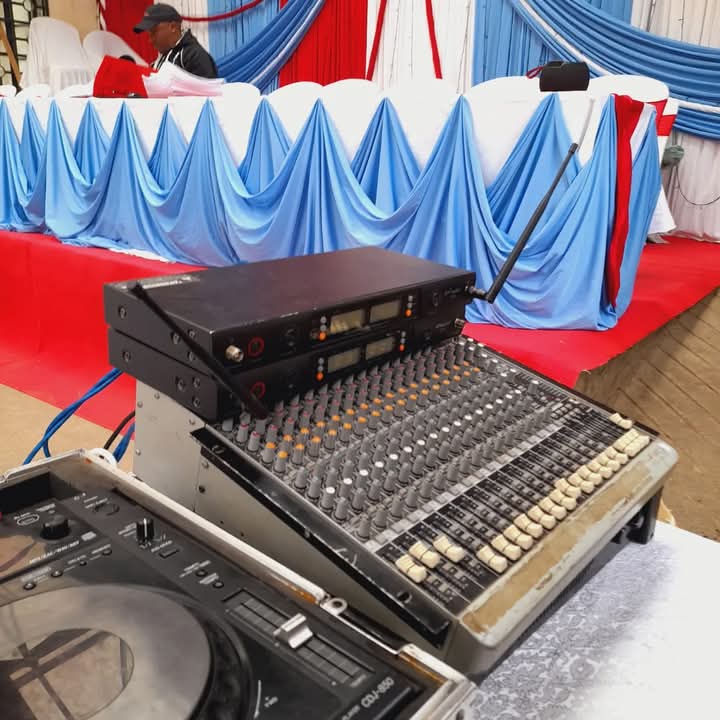 DjDimwas's tweet image. Another successful event Today courtesy of ....
@croonersounds 
@dimwas_entertainment 
Thank you for trusting us!🙏🙏
#corporateevent
#djservices &amp;amp; #soundforhire

We deliver in style ✅️