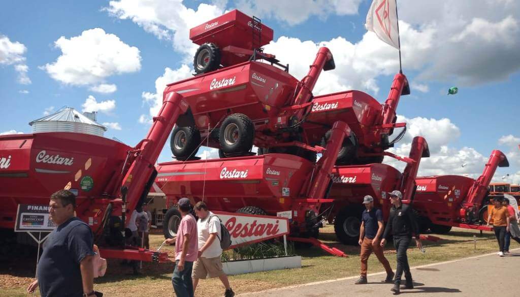 Mayor capacidad de carga y eficiencia en el transporte: las tolvas también almacenan innovación - Mira la noticia completa: agroruralnoticias.com.ar/noticias_pagin…