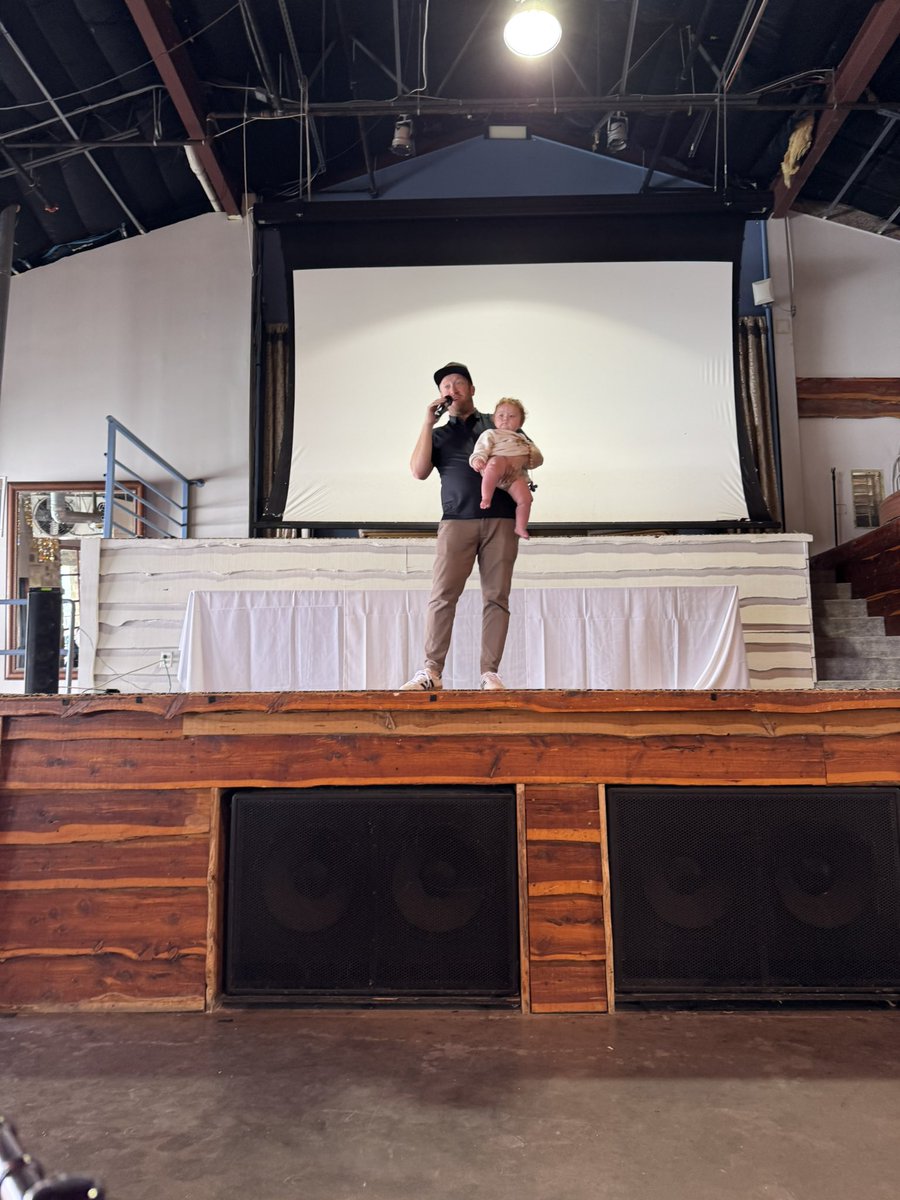 Austen's tweet image. GauntletAI graduation has begun.

Every single grad has at least one $200k/yr offer.

Many have multiple.

Some for more than $200k/yr.

Mission accomplished. Time to party.