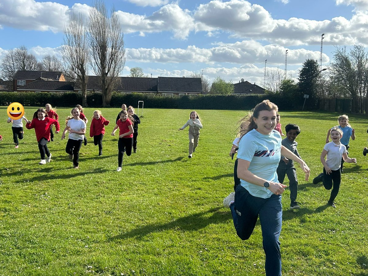 Year4SDLA's tweet image. Fantastic to have Abi in Class 4 for our careers day. Abi works full time and is also GB Athlete and will be participating at the European Championships held in Turkey as part of the triathlon team. This really emphasises that hard work does pay off @SDLPrimary @ExceedLP