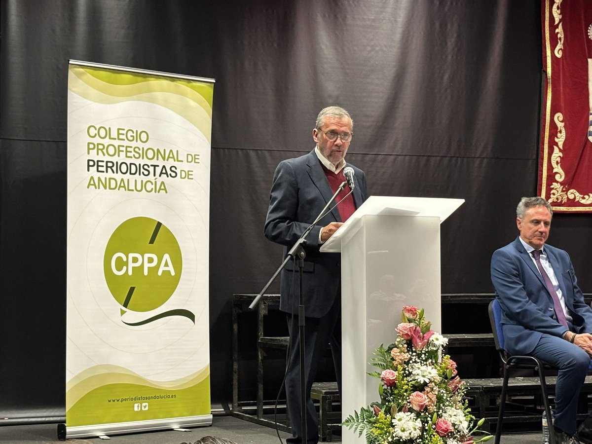 El periodista Rafael Terán recibe el reconocimiento de Colegiado de Honor de la demarcación del <a href="/PeriodistasAND/">CPPA</a> en Huelva y la medalla de honor por su trayectoria profesional #SomosPeriodistas