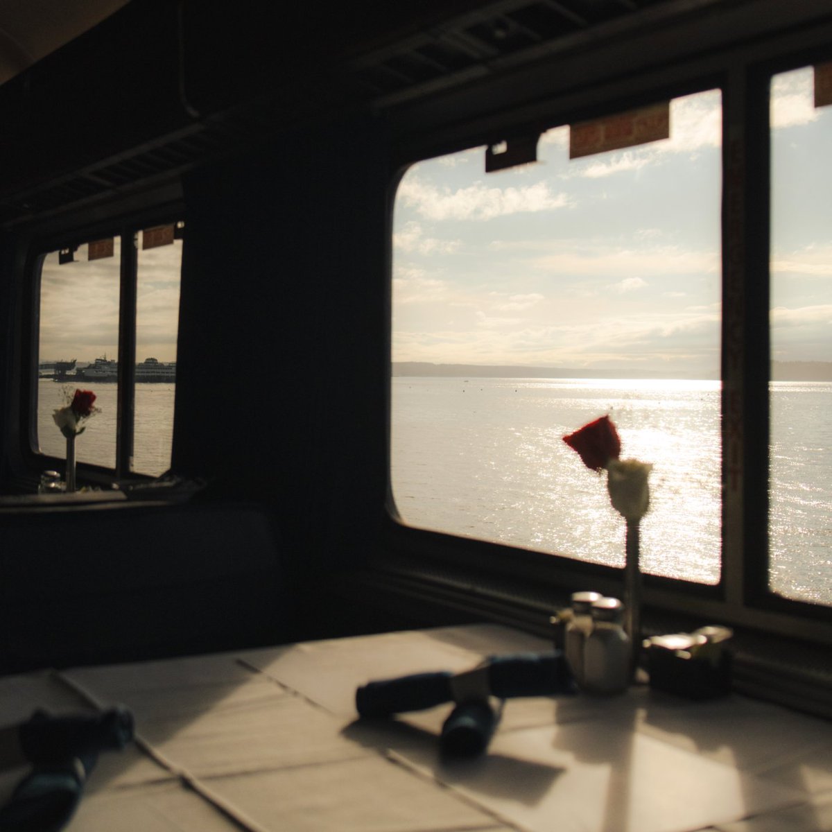 Amtrak's tweet image. Travel through the Rockies, past Glacier National Park and into the heart of Washington: spr.ly/6010Fzkej #AmtrakHowTo