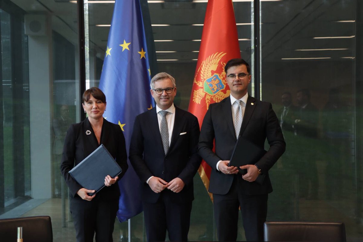 Mission of Montenegro to the EU (@montenegroineu) on Twitter photo In the presence of 🇪🇺Cssr <a href="/magnusbrunner/">Magnus Brunner</a>, <a href="/MupCg/">mupCG</a> & <a href="/EUAsylumAgency/">EU Agency for Asylum - EUAA</a> signed the 2nd bilateral cooperation #RoadMap. The 3️⃣year RoadMap will further improve 🇲🇪 asylum & reception capacities in line with the #CEAS and EU standards.
Fulfilling the closing benchmarks in Ch.24!
👮 In the presence of 🇪🇺Cssr <a href="/magnusbrunner/">Magnus Brunner</a>, <a href="/MupCg/">mupCG</a> & <a href="/EUAsylumAgency/">EU Agency for Asylum - EUAA</a> signed the 2nd bilateral cooperation #RoadMap. The 3️⃣year RoadMap will further improve 🇲🇪 asylum & reception capacities in line with the #CEAS and EU standards.
Fulfilling the closing benchmarks in Ch.24!
👮