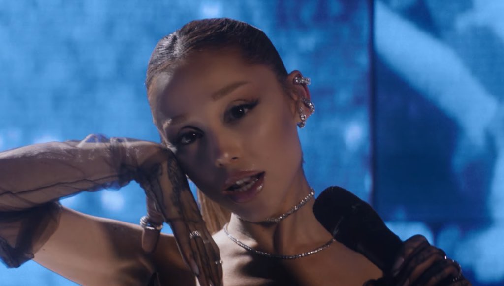 can't you see i bloom at night?°❀.ೃ࿔*