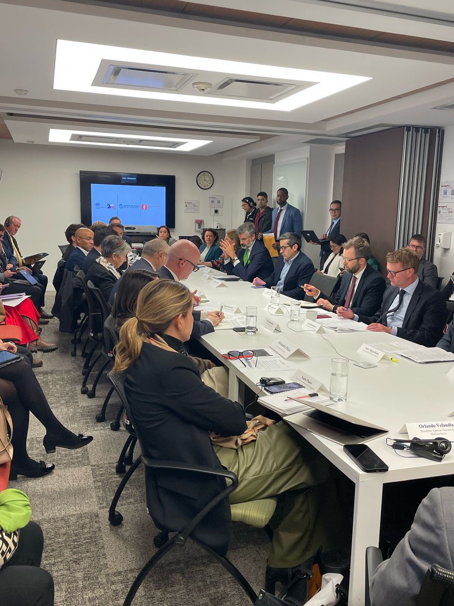 Jens Godtfredsen (@dkambcolombia) on Twitter photo Una semana de mucha energía ⚡️ y cooperación! Nuestro equipo 🇩🇰 estuvo presente en espacios decisivos para acelerar la #TransiciónEnergética en 🇨🇴. Encuentros clave con aliados como <a href="/ANHColombia/">Agencia Nacional de Hidrocarburos - ANH</a> <a href="/UPMEOficial/">Unidad de Planeación Minero Energética - UPME</a> <a href="/MinEnergiaCo/">Minenergía</a> y el grupo de cooperantes del sector energético 🤝🌎 Una semana de mucha energía ⚡️ y cooperación! Nuestro equipo 🇩🇰 estuvo presente en espacios decisivos para acelerar la #TransiciónEnergética en 🇨🇴. Encuentros clave con aliados como <a href="/ANHColombia/">Agencia Nacional de Hidrocarburos - ANH</a> <a href="/UPMEOficial/">Unidad de Planeación Minero Energética - UPME</a> <a href="/MinEnergiaCo/">Minenergía</a> y el grupo de cooperantes del sector energético 🤝🌎