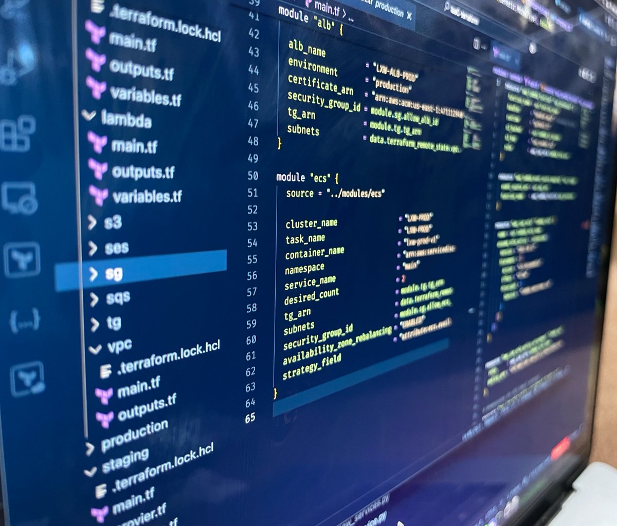 xericgit's tweet image. Designed and deployed a multi-environment DevOps setup (Dev -&amp;gt; Staging -&amp;gt; Prod) on AWS

Tech stack:
- AWS ECS, ECR, ALB, Lambda, SES, SQS, EC2...
- Terraform, CloudWatch: Automate Infra &amp;amp; Logs/observability
-  K6 &amp;amp; JMeter: performance testing

#buildinpublic #AWSGlobalCommunity